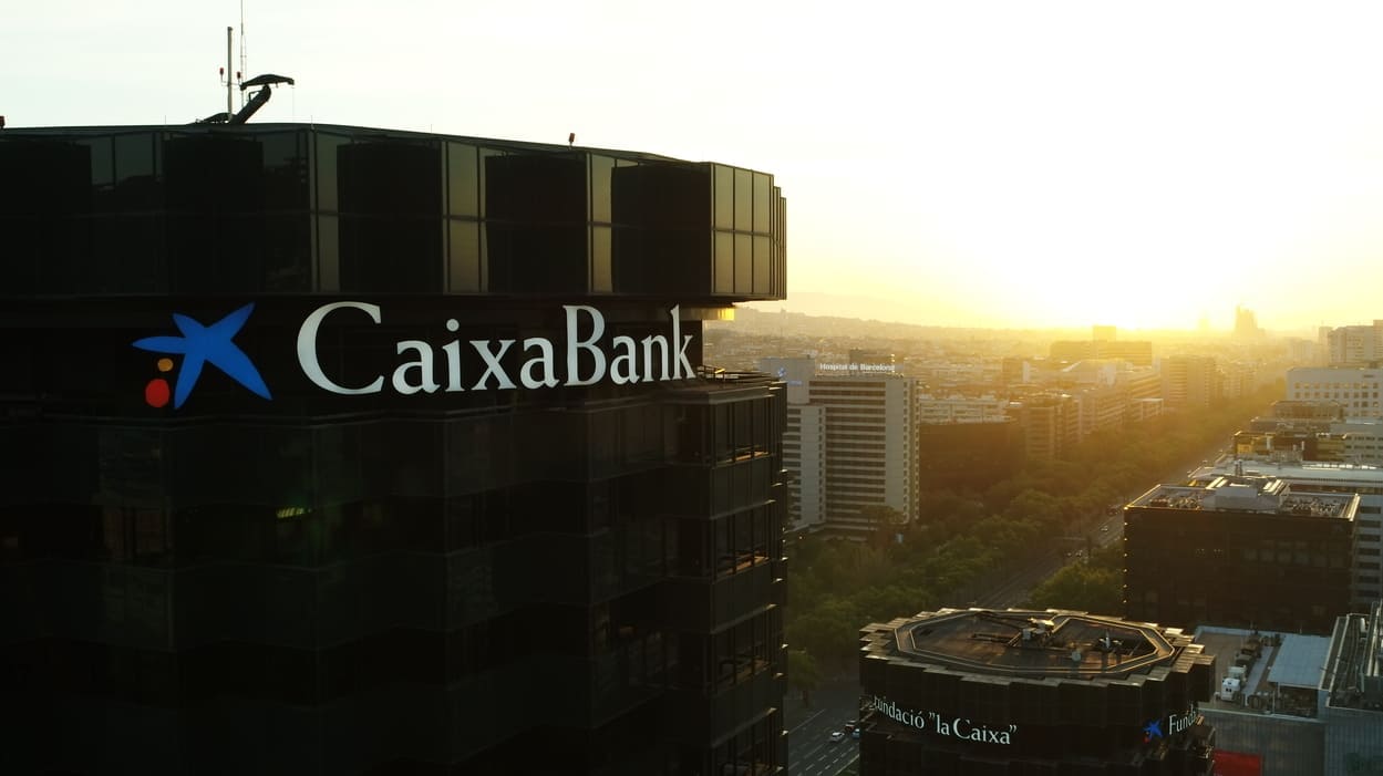 caixabank fachadas