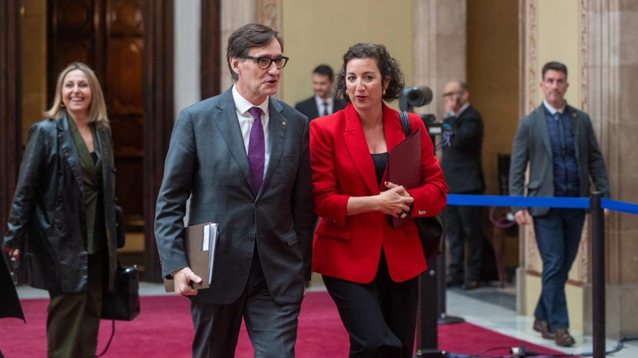 El president de la Generalitat de Catalunya, Salvador Illa, i la consellera d'Economia i Finances, Alícia Romero. Lorena Sopêna / EP