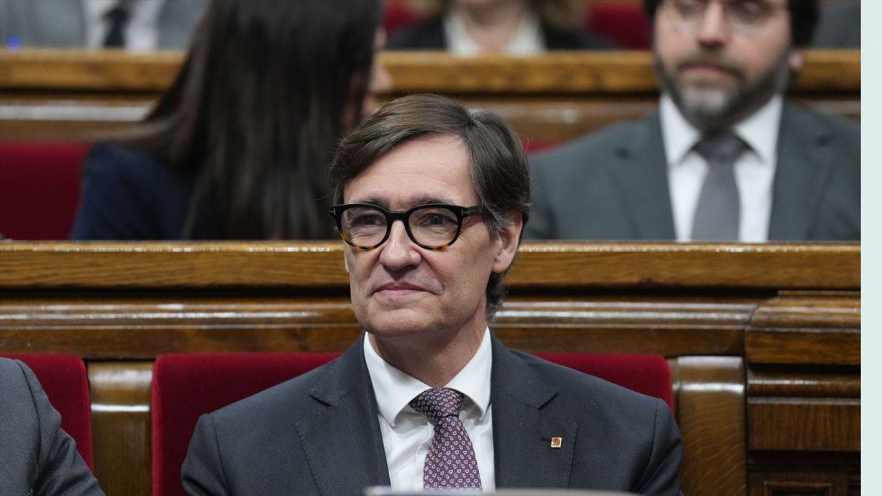 El president de la Generalitat de Catalunya, Salvador Illa, durante un pleno en el Parlament de Catalunya