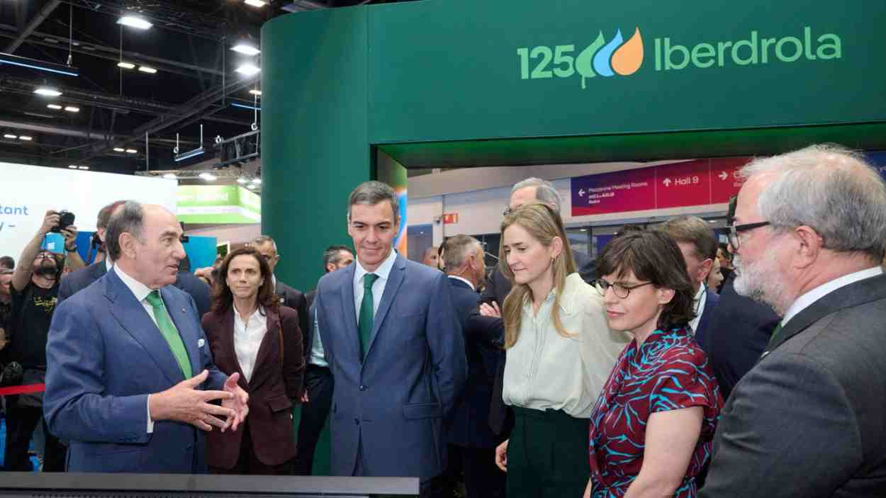 ignacio gala n con pedro sa nchez y sara aagesen iberdrola