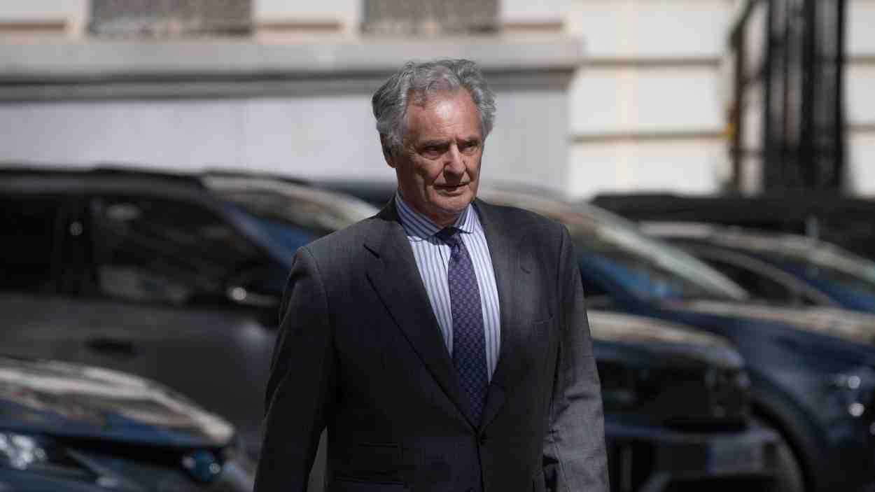 L'exmarit de Cospedal reconeix que va presentar Villarejo a la seva dona a la seu del PP