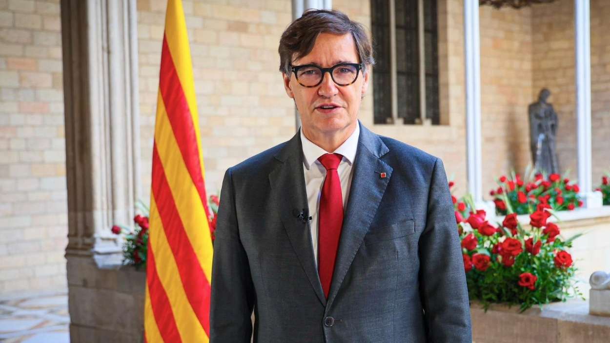 El president de la Generalitat de Catalunya, Salvador Illa, durant la declaració institucional per la diada de Sant Jordi