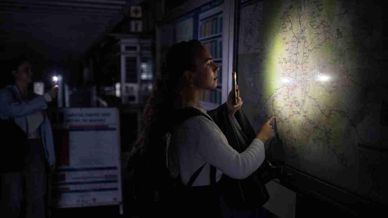 Una apagada elèctrica deixa sense llum a tota Espanya