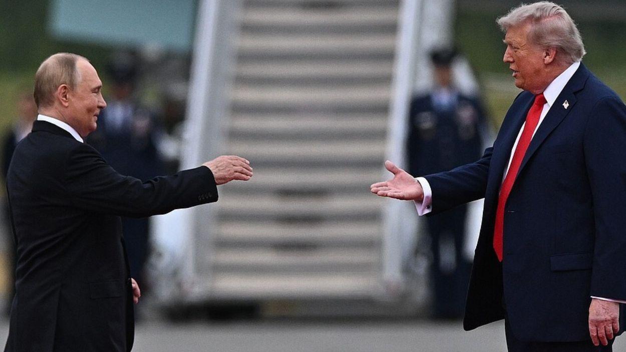 Vladimir Putin i Donald Trump a Alaska (Estats Units). EP