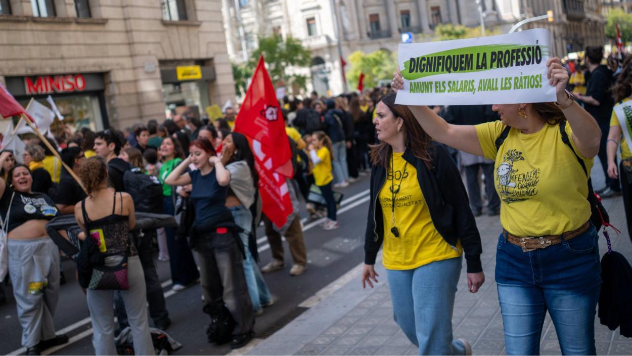 Manifestació de docents del 16 de març de 2026 a Barcelona. Lorena Sopêna / EP