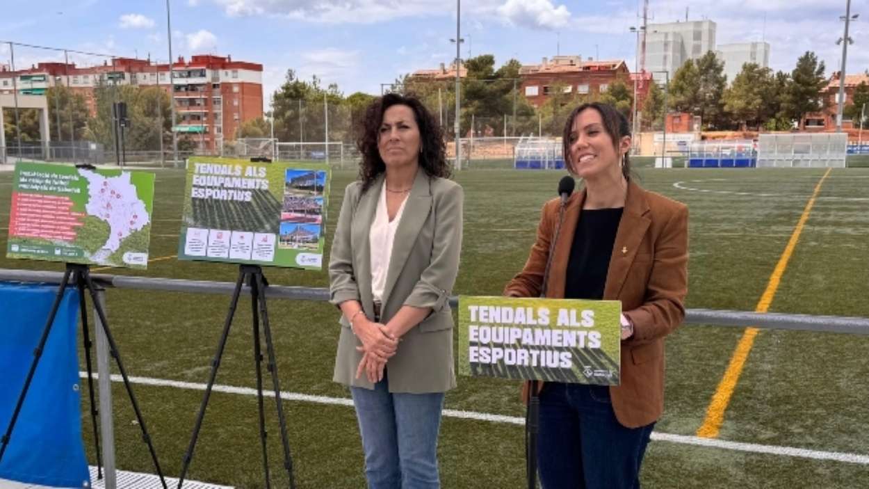 Sabadell instal·larà toldos als camps de futbol municipals per guanyar zones d'ombra a les graderies. Ajuntament de Sabadell