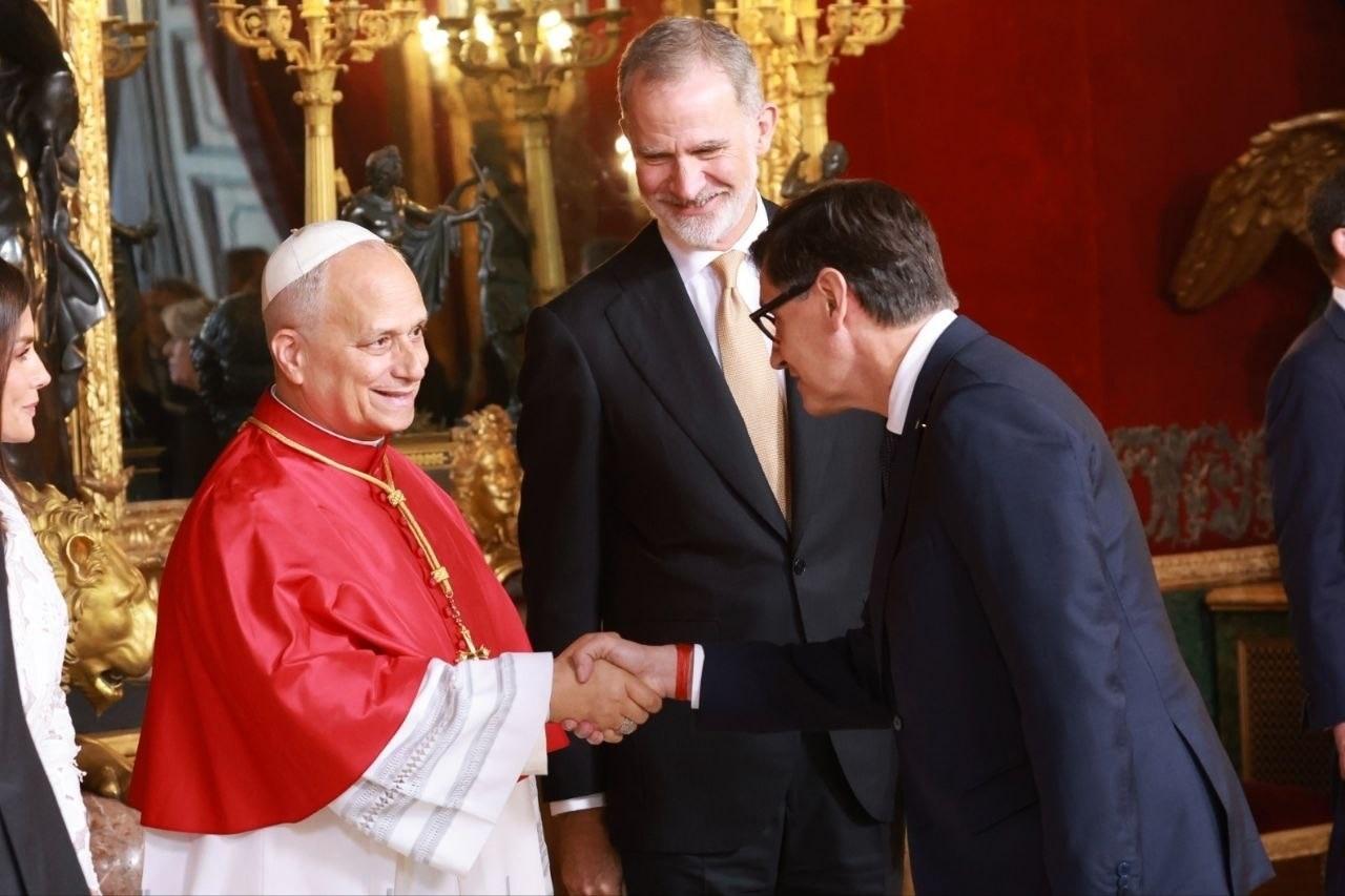 El president de la Generalitat de Catalunya, Salvador Illa, i el Papa Lleó XIV. EP