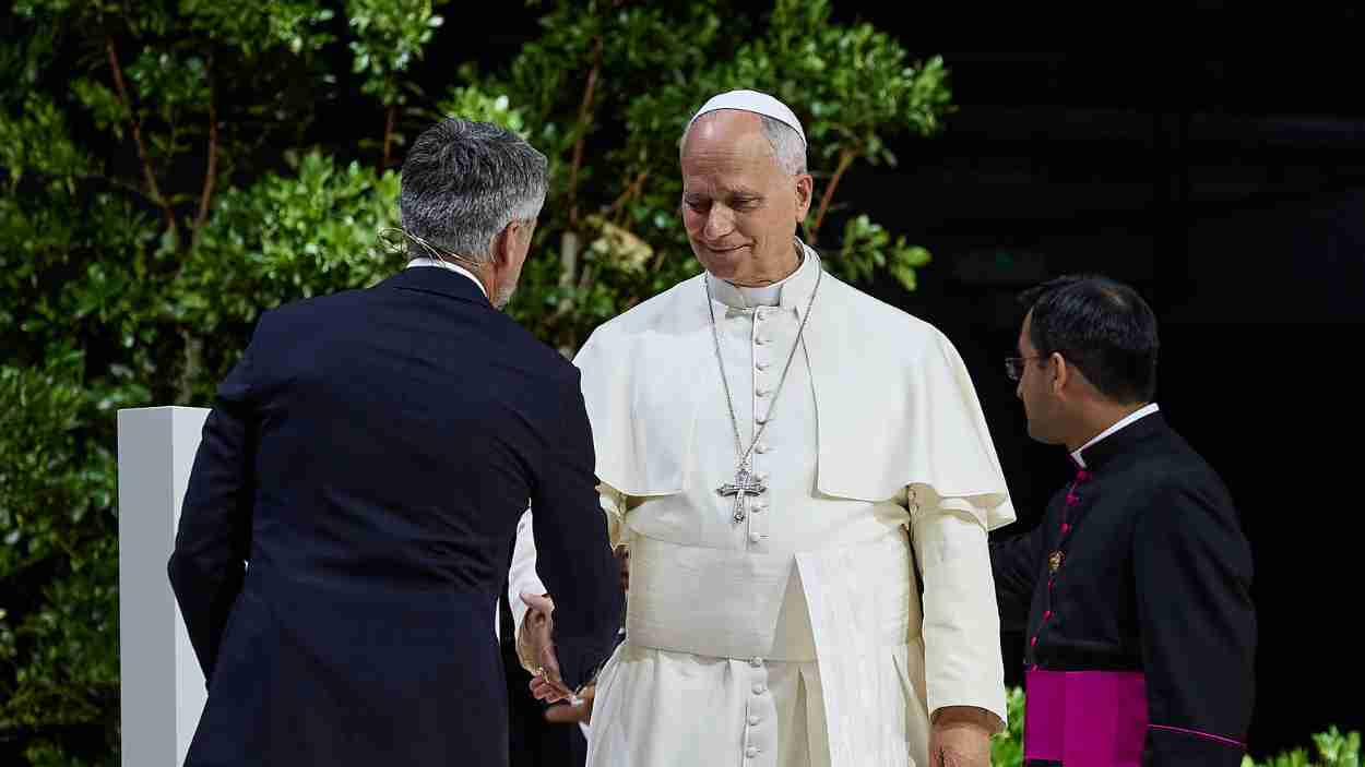 Carlos Franganillo saluda al Papa. EP 