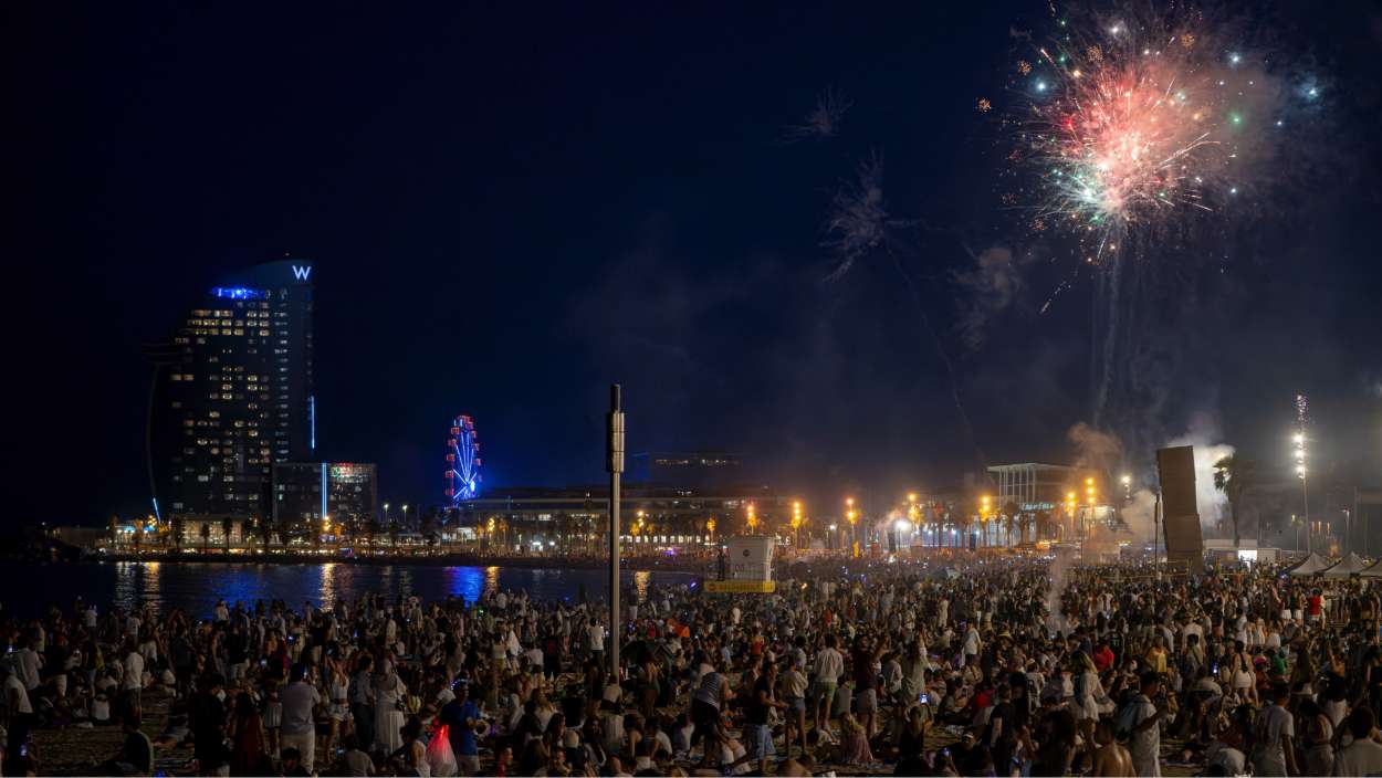Revetlla de Sant Joan a Barcelona. Lorensa Sopêna / EP