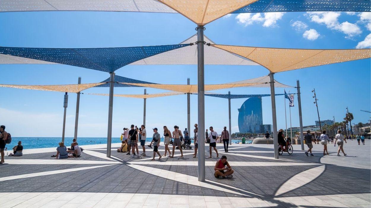 Catalunya s'enfronta al pitjor dia de la tercera onada de calor amb temperatures de fins a 41 graus i perill extrem d'incendis. EP