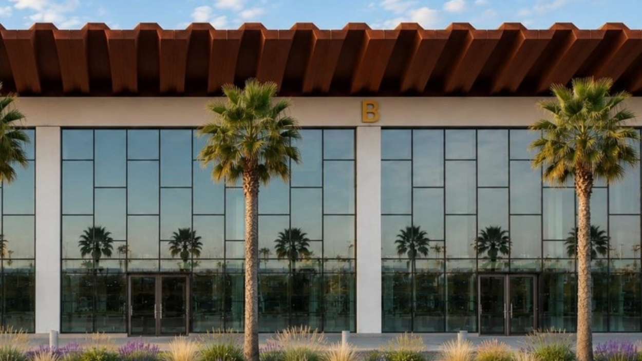 Futura façana de la T2B de l'Aeroport Josep Tarradellas Barcelona-El Prat. Aena