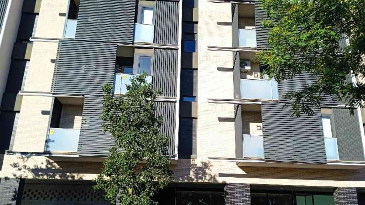 Edifici a Manresa adquirit per l'Agència de l'Habitatge de Catalunya (AHC)  i l'Ajuntament de Manresa. 