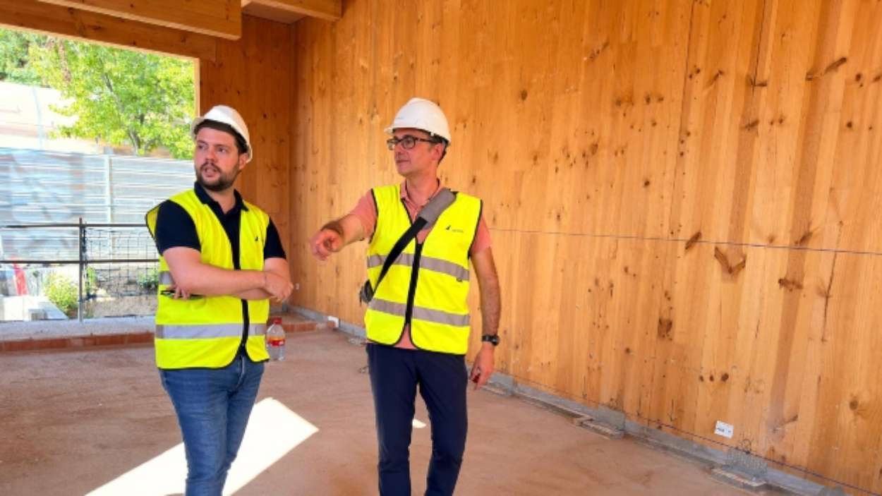 L'alcalde accidental Eloi Cortés visita Can Gambús 2. Ajuntament de Sabadell