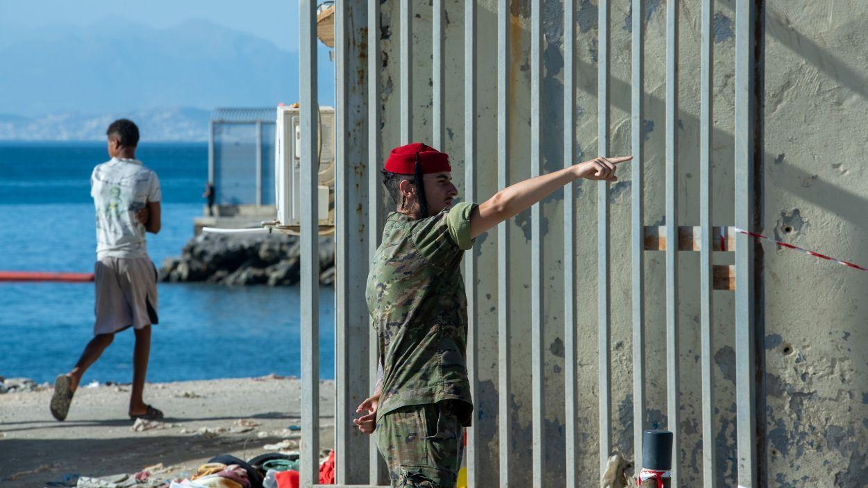 Els partits marroquins deslliguen una lluita per la crisi migratòria de Ceuta a les portes de les eleccions generals. EP