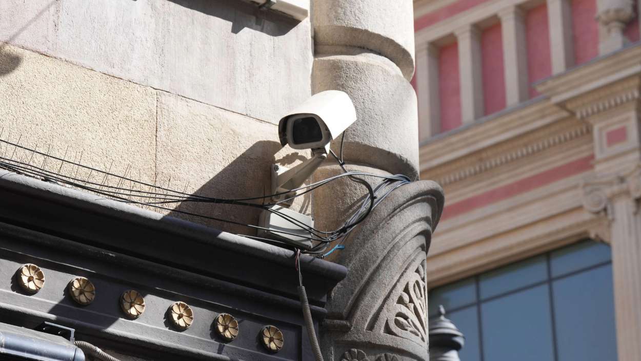 Càmera de videovigilància a Barcelona. David Zorrakino / EP