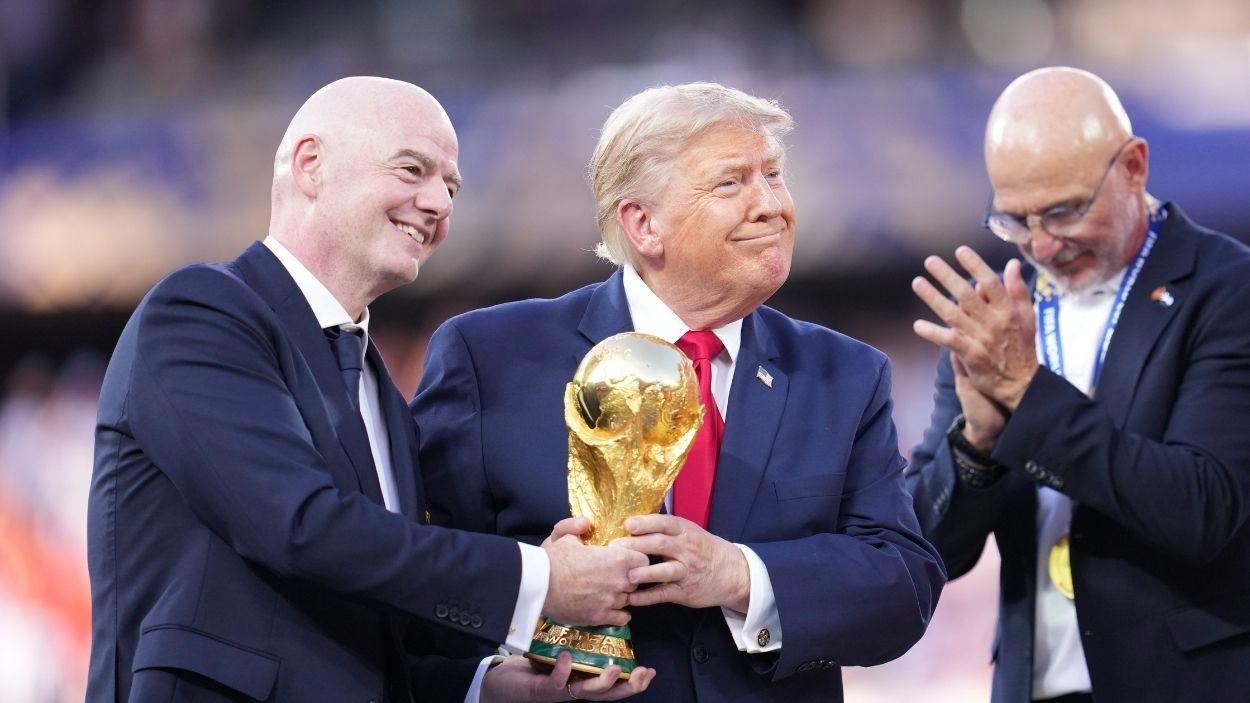 Gianni Infantino, Donald Trump i Luis de la Fuente. EP