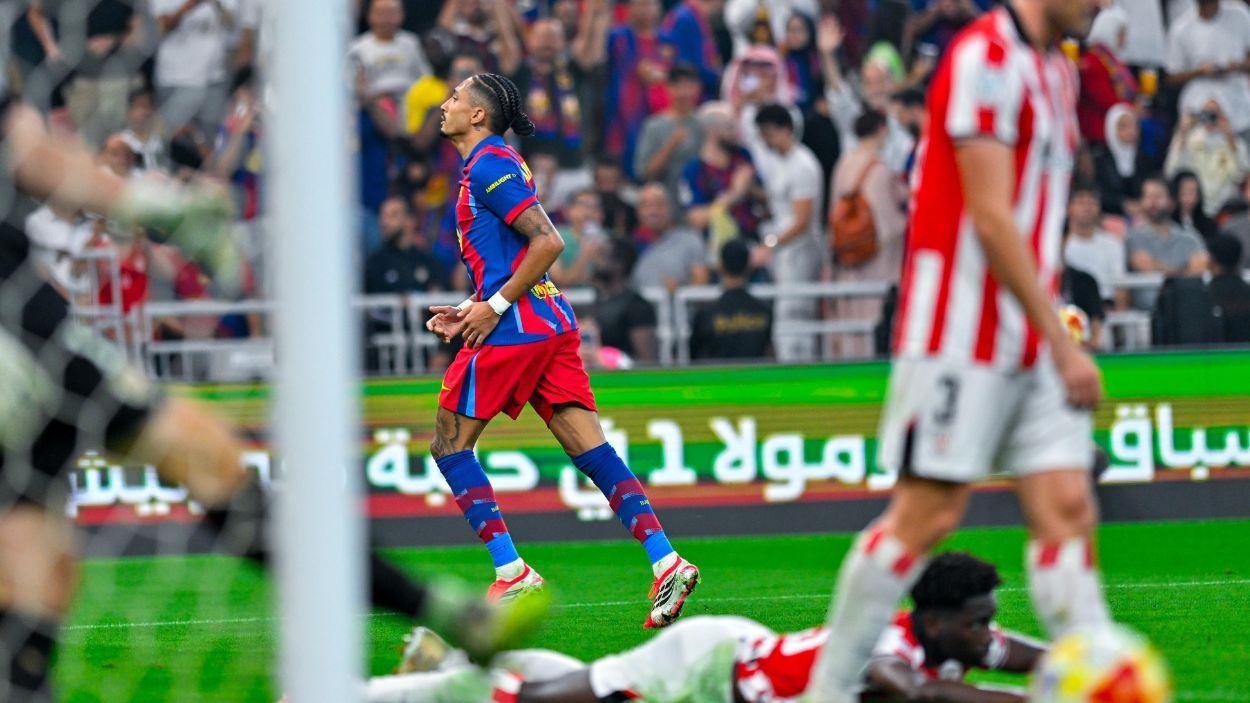 Raphinha celebrant un dels seus gols contra l’Athletic Club a les semifinals de la Supercopa a Gidda (Aràbia Saudita). EP