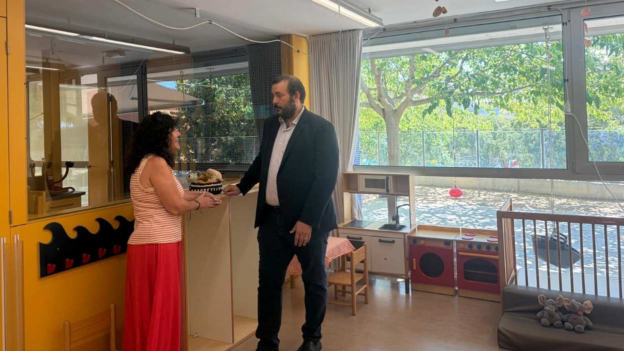 El alcalde de Mataró, David Bote, a l'Escola Infantil Municipal Els Menuts 