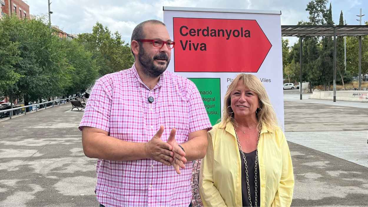 L'alcalde, David Bote, i la regidora Laura Seijo, en l'anunci del nombre de propostes presentades al concurs d'idees de l'Espai Vida. Foto: Ajuntament de Mataró