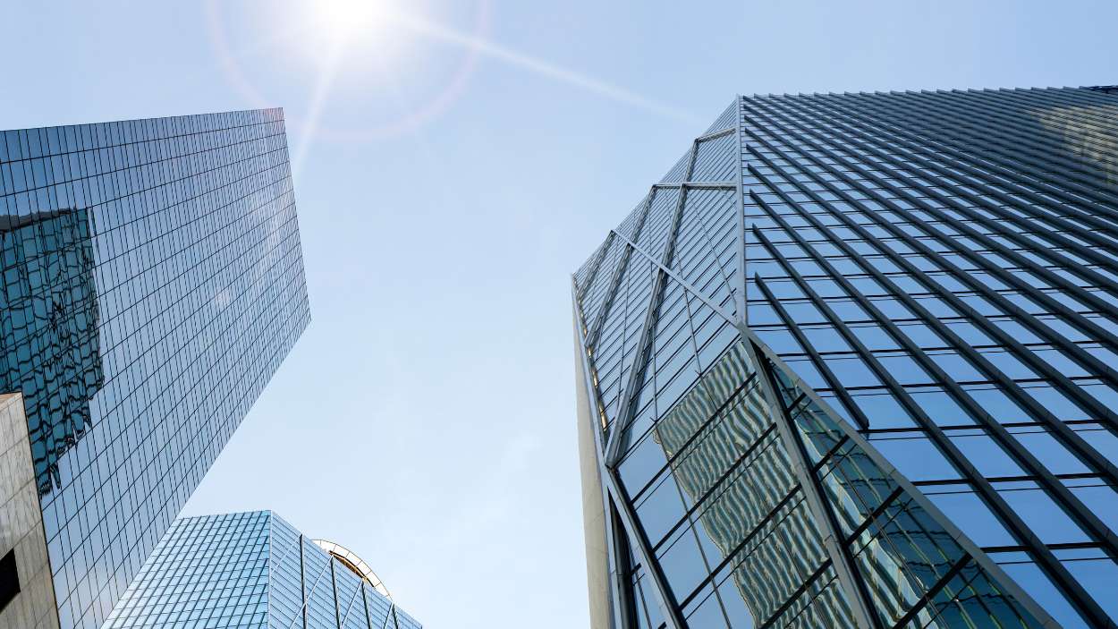 Dins de la gran banca, més enllà dels dividends: els treballadors es planten davant del "clima tòxic"