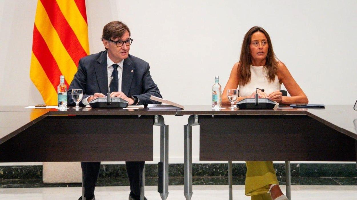 El president de la Generalitat, Salvador Illa, i la consellera d’Educació i Formació Professional (FP), Esther Niubó, en una reunió al Palau de la Generalitat, el 25 de setembre de 2026. Rubén Moreno/Albert Fornós GOVERN.