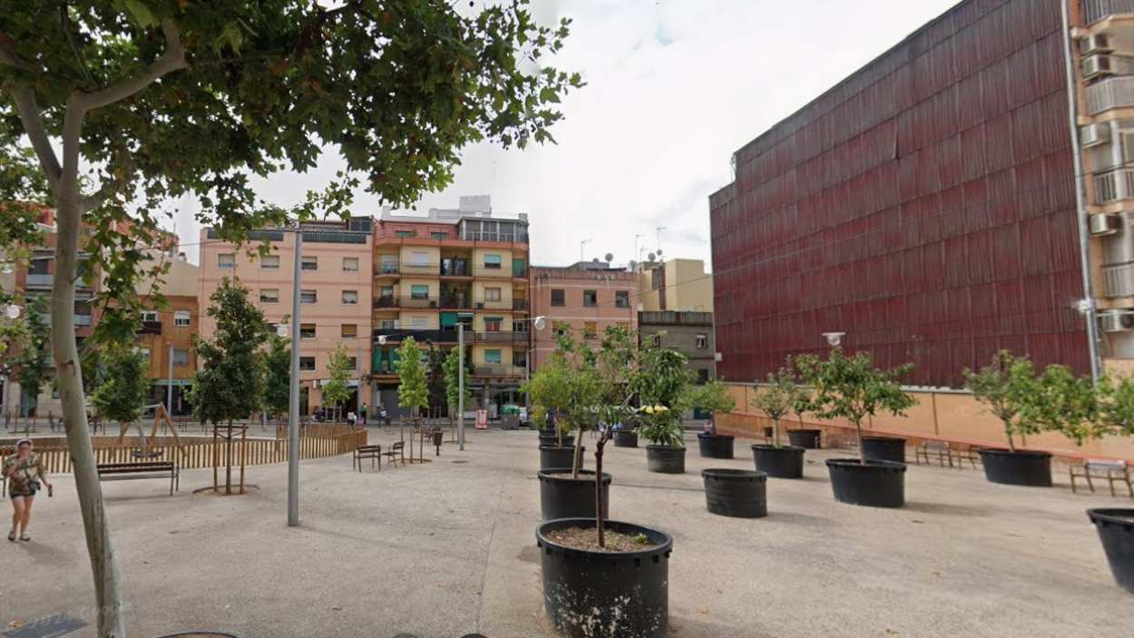 Espai actual de la plaça de Sant Just on es construirà el nou edifici. Ajuntament de Santa Coloma de Gramenet
